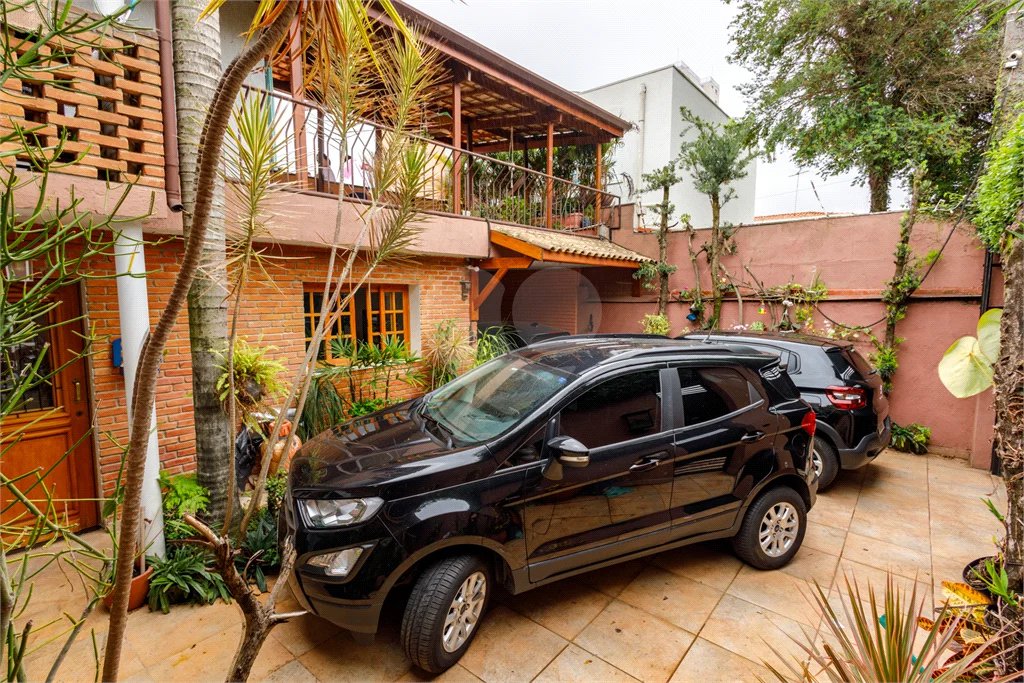 Casa à venda com 4 quartos, sendo 2 suítes, em Brooklin, São Paulo, SP