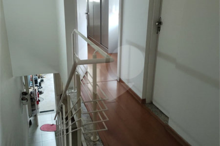 Sobrado à venda com 2 quartos, sendo 1 suíte,  em Jardim São Pedro, Mogi das Cruzes, SP