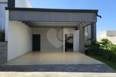 Casa à venda ou para alugar com 3 quartos, sendo 1 suíte, no condomínio Condomíno Helena Maria, Sorocaba - SP