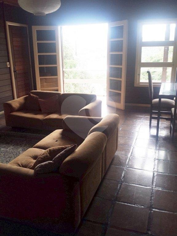 Casa à venda ou para alugar com 4 quartos, sendo 1 suíte, no condomínio Estrada Armando Barbosa ,6300, Mairiporã - SP