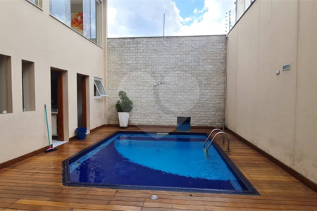Sobrado à venda com 4 quartos, sendo 1 suíte, em Jabaquara, São Paulo, SP