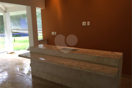 Casa à venda com 4 quartos, sendo 2 suítes, no condomínio Residencial Morumbi, São Paulo - SP