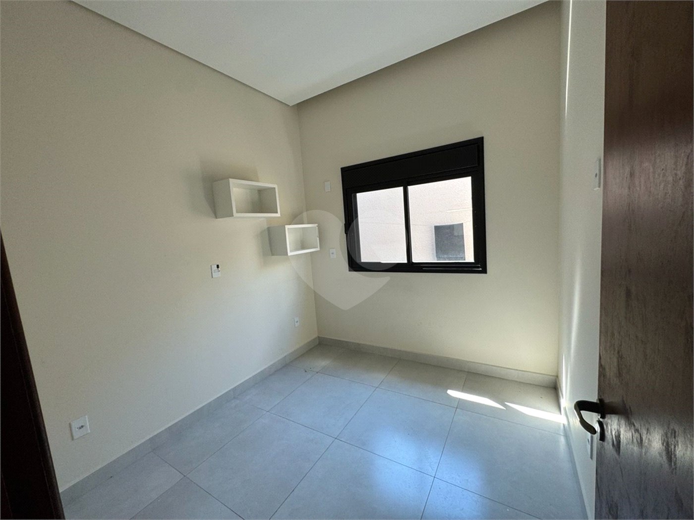 Casa à venda com 3 quartos, sendo 1 suíte, no condomínio Vila Ytu, Indaiatuba - SP
