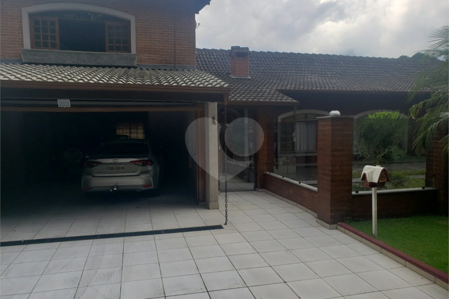 Casa à venda com 3 suítes no condomínio Alpes da Cantareira, Mairiporã - SP