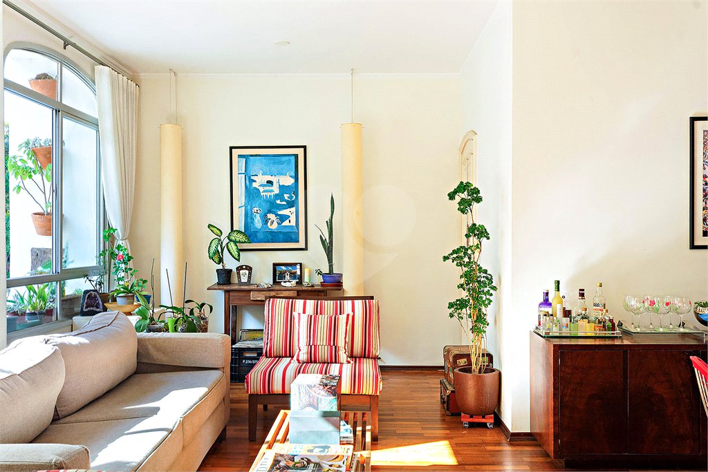 Apartamento à venda com 3 quartos, sendo 1 suíte,  em Jardim Marajoara, São Paulo, SP