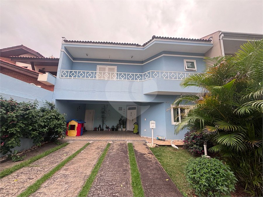 Casa à venda com 3 suítes no condomínio Granja Olga II, Sorocaba - SP