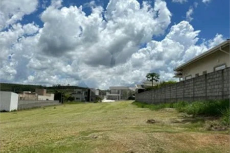 Terreno com 942m² no Condomínio 7 Lagos em Itatiba