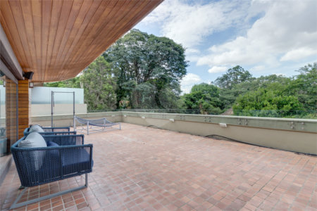 Casa à venda com 4 suítes no condomínio Vila Flora, São Paulo - SP