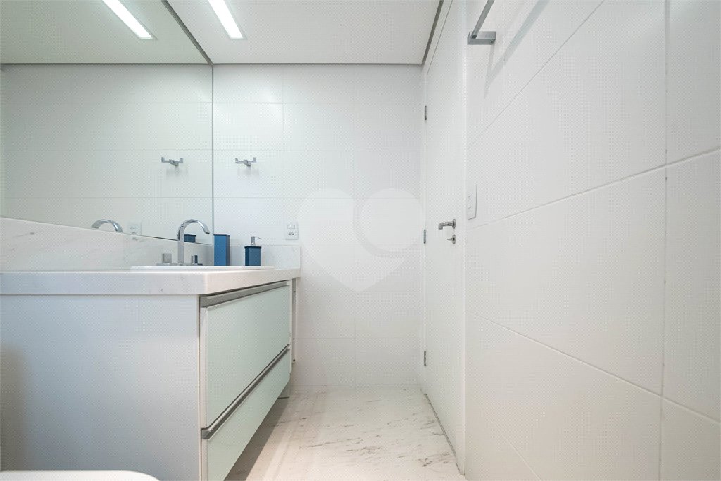 Apartamento à venda com 3 quartos, sendo 2 suítes, em Vila Mariana, São Paulo, SP