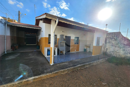 Casa à venda com 2 quartos no Centro, Poá, SP