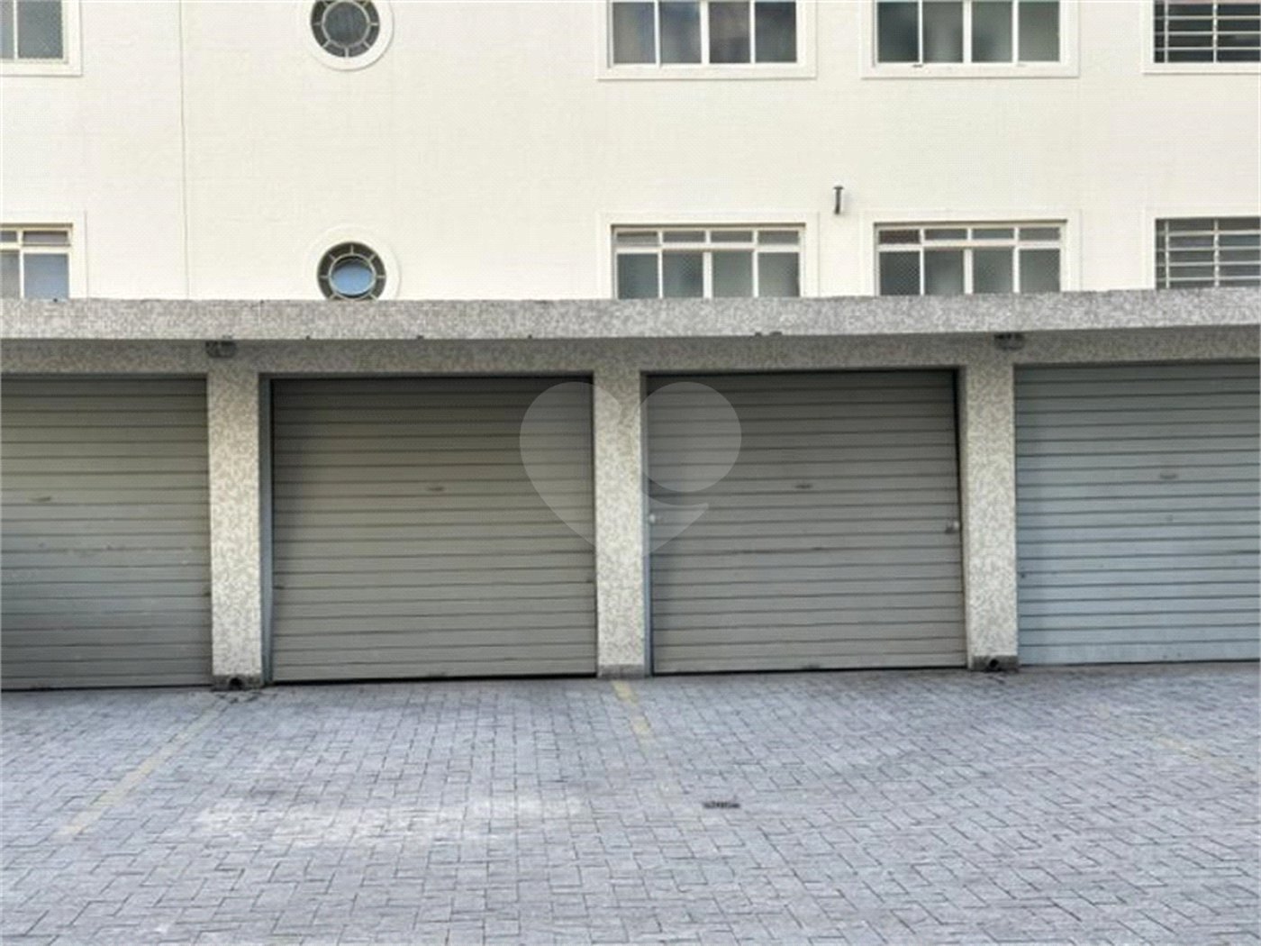 Apartamento à venda com 3 quartos, sendo 1 suíte,  em Cerqueira César, São Paulo, SP