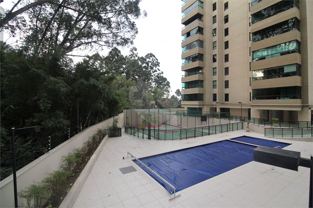 Apartamento à venda com 4 quartos, sendo 2 suítes, em Morumbi, São Paulo, SP