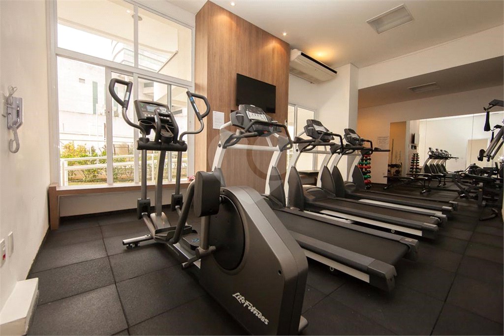 Apartamento à venda com 3 quartos, sendo 1 suíte,  em Vila Olímpia, São Paulo, SP