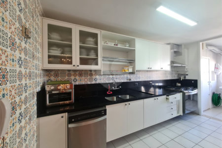 Apartamento à venda com 3 quartos, sendo 2 suítes, em Alto da Boa Vista, São Paulo, SP