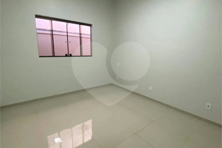 Casa à venda com 4 quartos, sendo 1 suíte,  em Jardim Europa, Dourados, MS