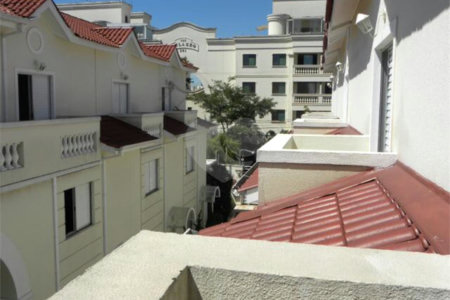 Casa à venda com 3 quartos, sendo 1 suíte, no condomínio Villas de São Francisco, São Paulo - SP