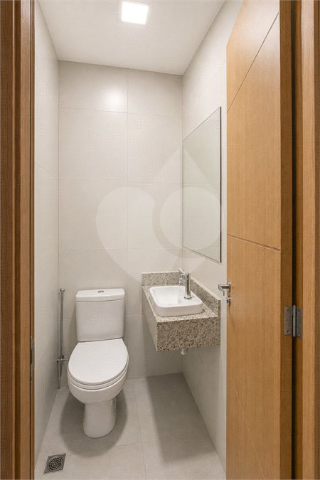 Sobrado à venda com 3 quartos, sendo 1 suíte,  em Parque Edu Chaves, São Paulo, SP