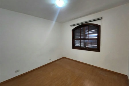 Casa à venda com 3 quartos, sendo 1 suíte,  em Jardim Celeste, São Paulo, SP