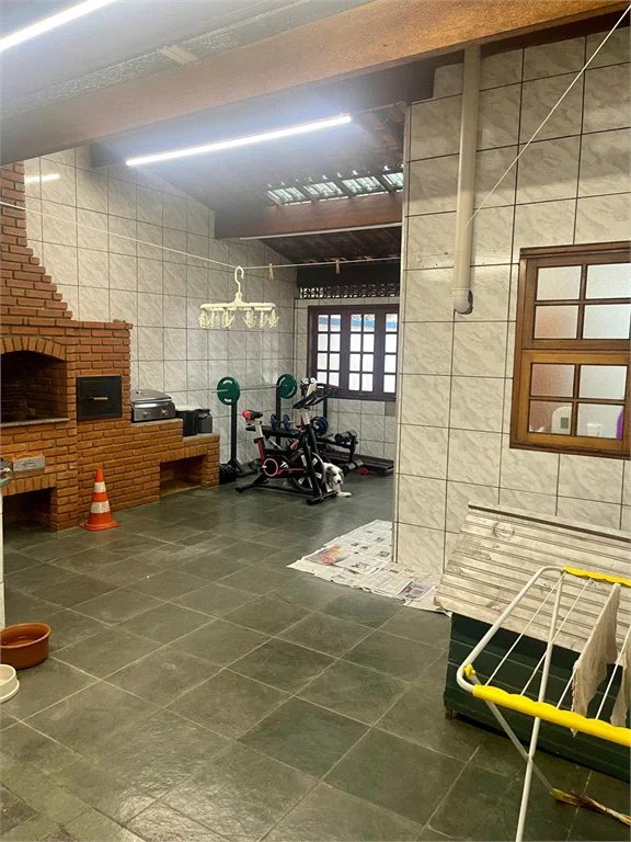 Casa à venda com 3 quartos, sendo 1 suíte, no condomínio Vila Nova de Mafra, São Paulo - SP