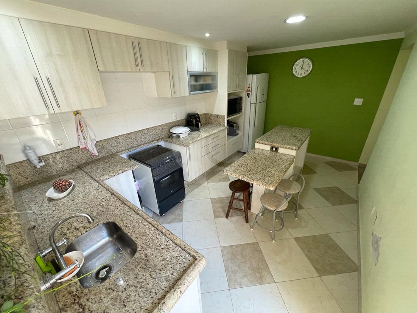 Casa à venda com 3 quartos, sendo 2 suítes,  em Jardim Santa Bárbara, Sorocaba, SP