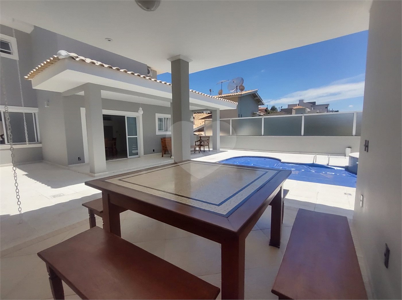 Casa à venda com 3 suítes no condomínio Villaggio Capriccio, Louveira - SP