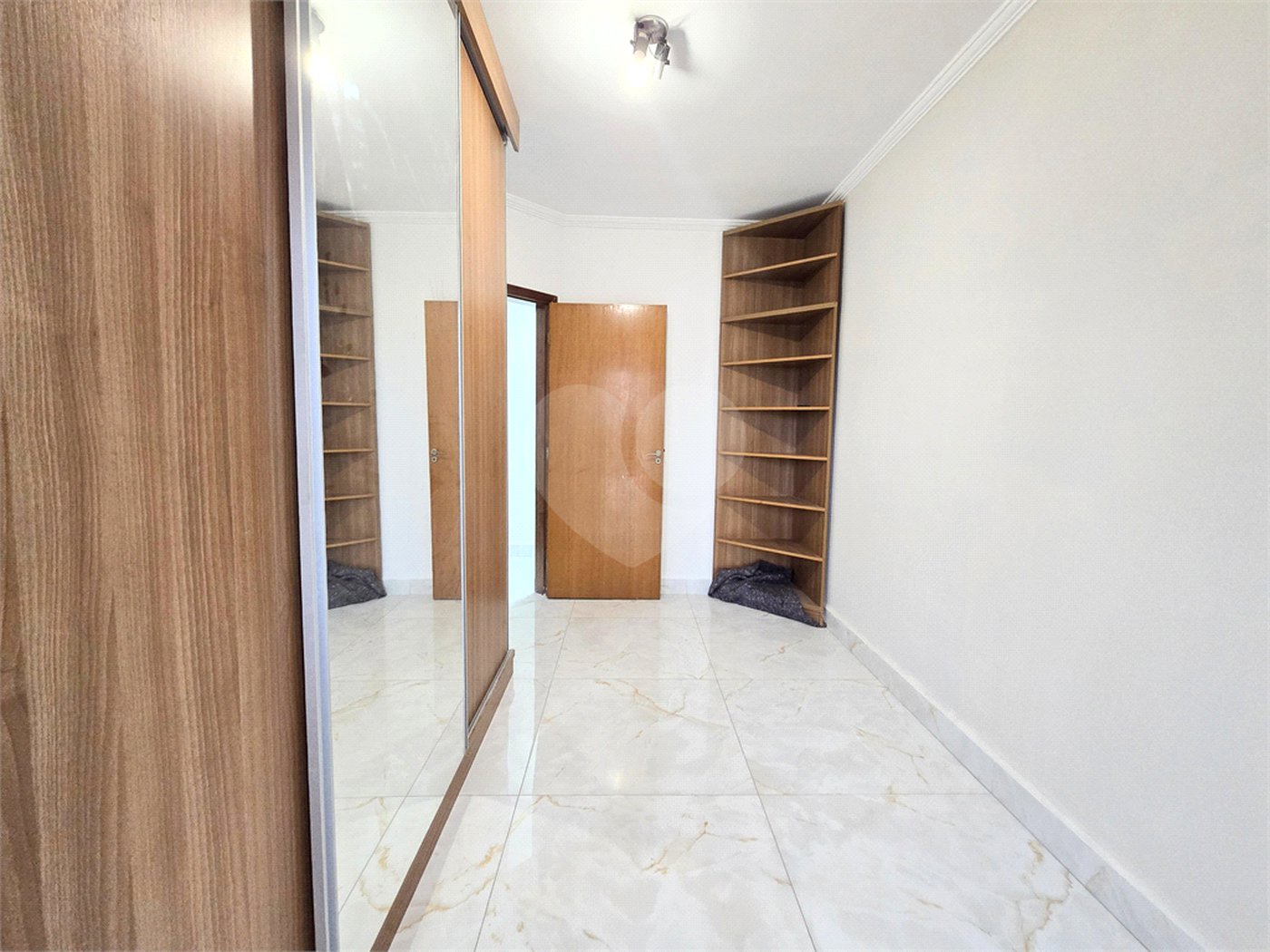 Apartamento à venda com 3 quartos, sendo 1 suíte,  em Jardim Judith, Sorocaba, SP