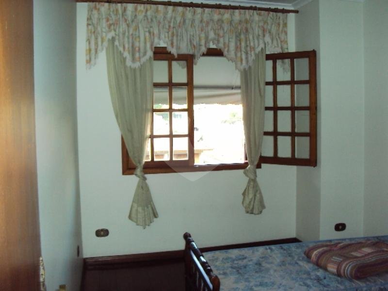 Sobrado à venda com 4 quartos, sendo 2 suítes, em Jardim Peri Peri, São Paulo, SP