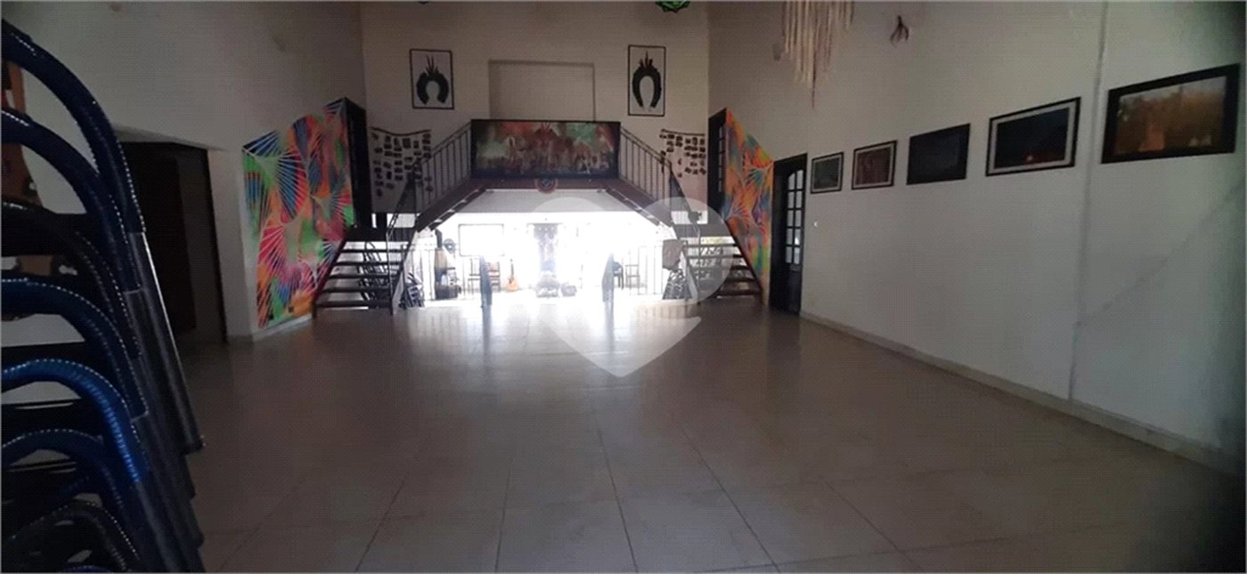 Sobrado à venda com 5 quartos, sendo 1 suíte, em Olho D'água, Mairiporã, SP