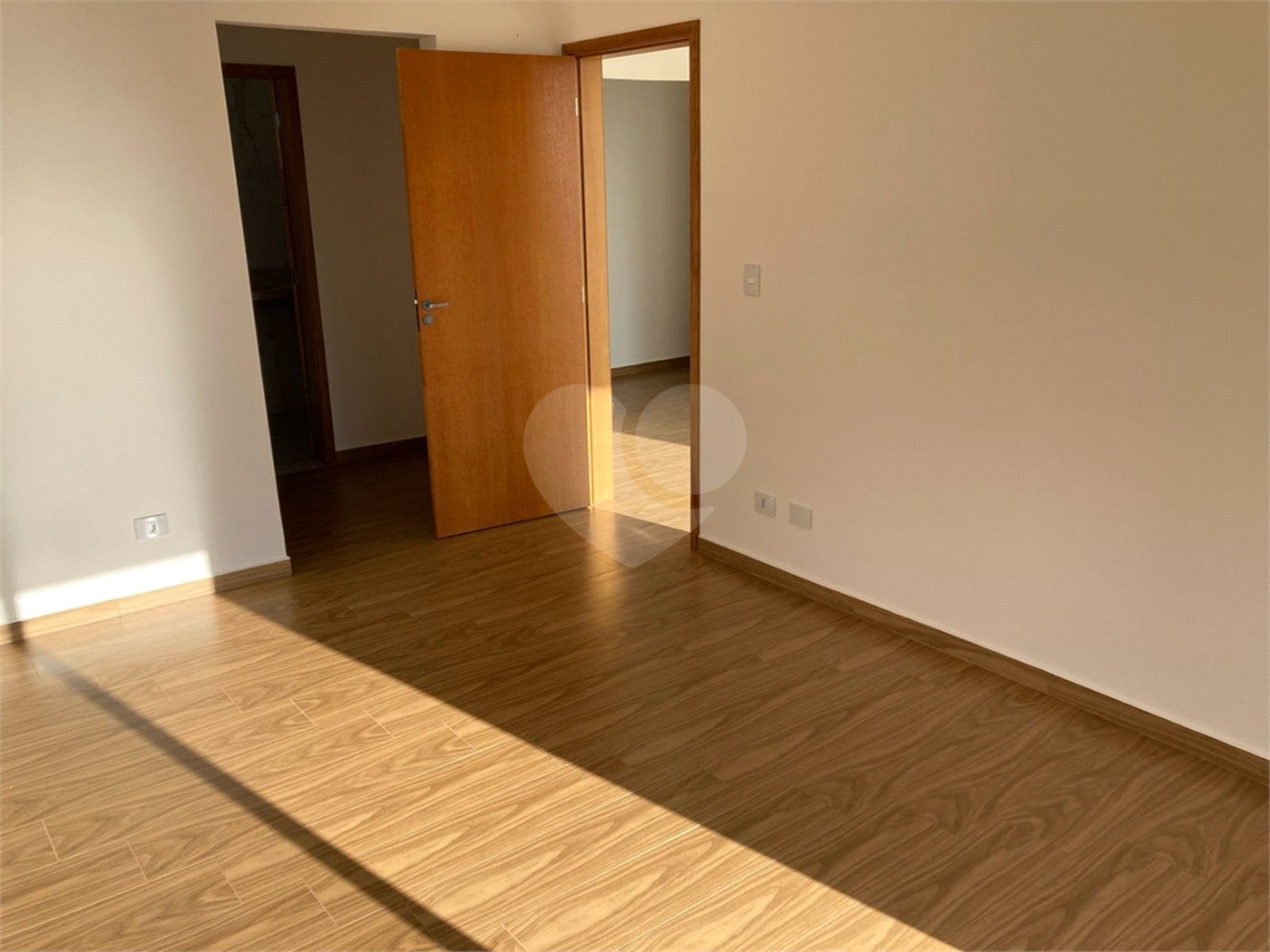 Casa à venda com 4 quartos, sendo 3 suítes,  no condomínio Reserva Granja Anita, Mogi das Cruzes - SP