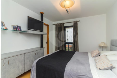 Apartamento à venda com 4 quartos, sendo 3 suítes, em Alto da Lapa, São Paulo, SP