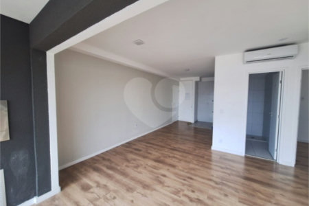 Apartamento à venda com 2 quartos, sendo 1 suíte,  em Vila Esperança, São Paulo, SP