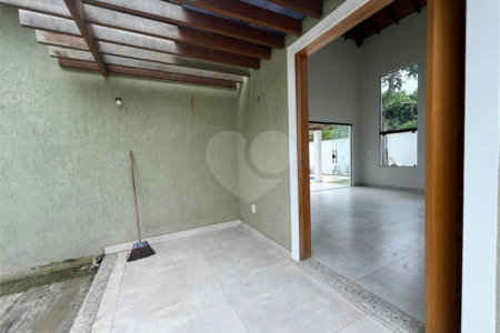 Casa à venda com 3 suítes em Caravelas, Armação dos Búzios, RJ