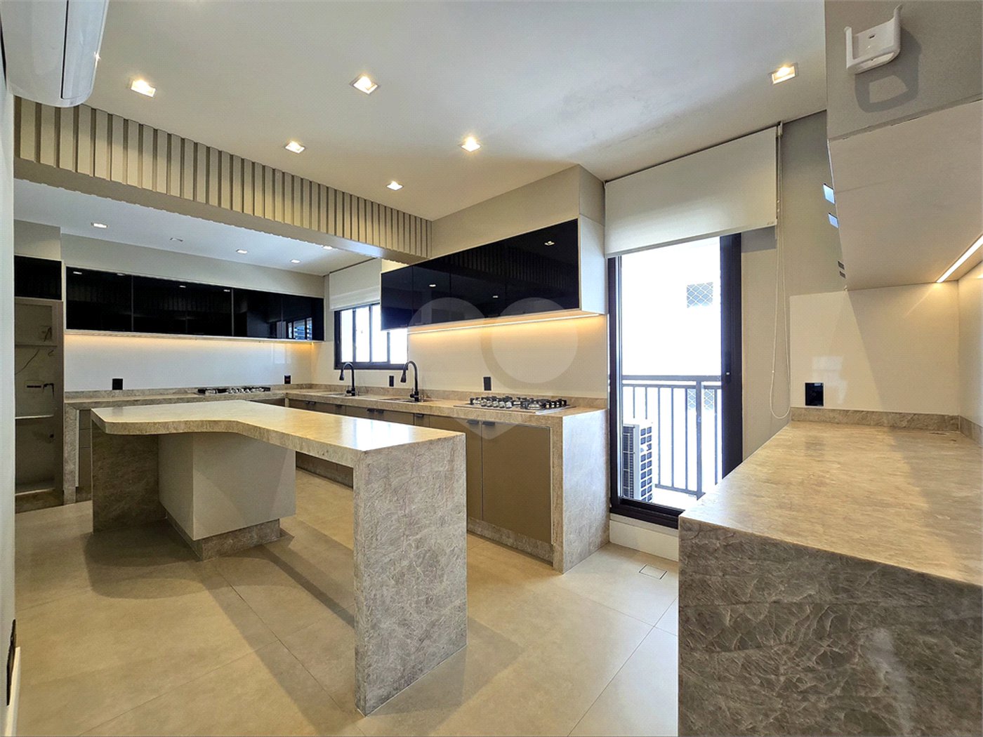Apartamento 312 m² 4 Suítes 4 vagas 1 Por Andar em Higienópolis