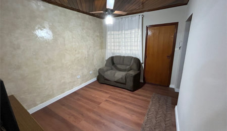 Casa à venda com 4 quartos, sendo 1 suíte,  no Centro, Cravinhos, SP