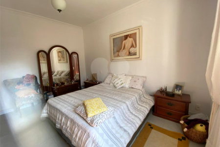Sobrado à venda com 3 quartos, sendo 1 suíte,  em Vila Ipojuca, São Paulo, SP