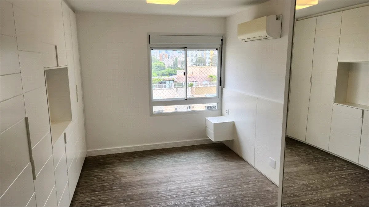 Apartamento à venda com 3 quartos, sendo 2 suítes, em Paraíso do Morumbi, São Paulo, SP