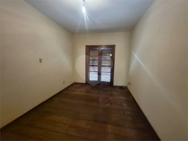 Casa à venda com 3 quartos, sendo 1 suíte,  no condomínio Alpes da Cantareira, Mairiporã - SP
