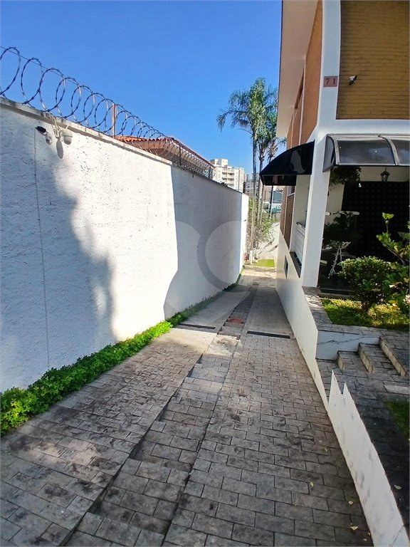Sobrado à venda com 4 quartos, sendo 2 suítes, em Jardim Leonor, São Paulo, SP