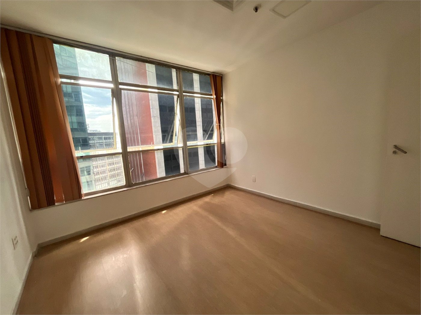 Sala à venda ou para alugar no Centro, Rio de Janeiro, RJ