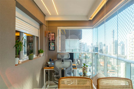 Apartamento à venda com 2 quartos, sendo 1 suíte,  em Jardim das Acácias, São Paulo, SP