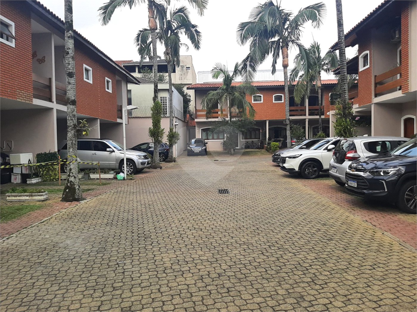 Casa à venda com 3 quartos, sendo 1 suíte, no condomínio Cantareira Park, São Paulo - SP
