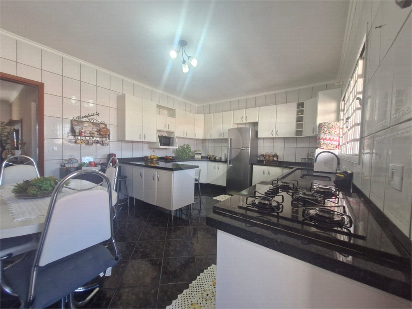 Casa à venda com 4 quartos, sendo 1 suíte, em Jardim Planalto, Salto, SP