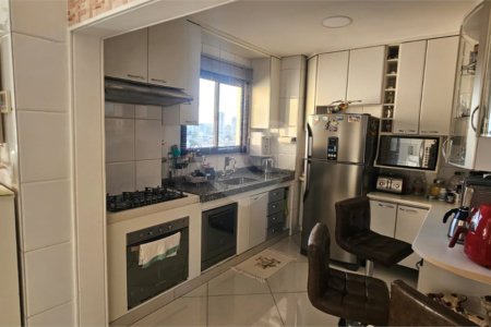 Apartamento à venda com 3 suítes em Sítio São José, Suzano, SP