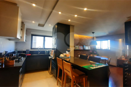 Apartamento à venda com 4 quartos, sendo 2 suítes, em Morumbi, São Paulo, SP