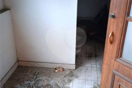 Casa à venda com 5 quartos, sendo 1 suíte, em Bangu, Rio de Janeiro, RJ