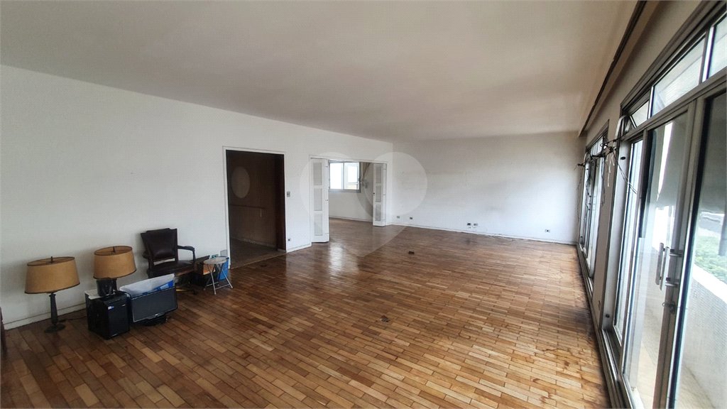 Apartamento à venda com 3 quartos, sendo 2 suítes, em Jardim Paulista, São Paulo, SP