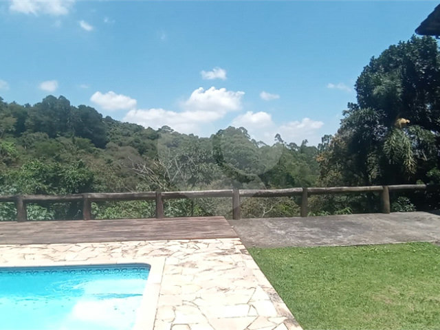 Casa à venda com 5 quartos, sendo 1 suíte,  em Roseira, Mairiporã, SP