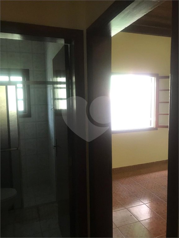 Casa à venda com 3 quartos, sendo 1 suíte,  no condomínio Marf II, Bom Jesus dos Perdões - SP