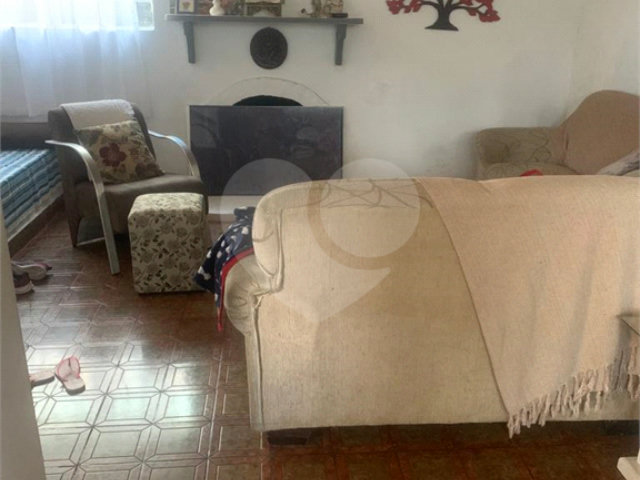 Sobrado à venda com 4 quartos, sendo 2 suítes,  em Horto, São Paulo, SP