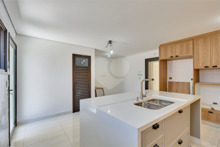 Casa Térrea à venda com 4 quartos, sendo 3 suítes, em Jardim Prudência, São Paulo, SP